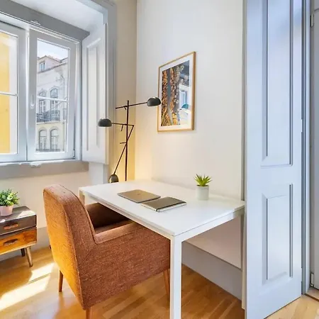 Colosseum Building - Betha * Лиссабон